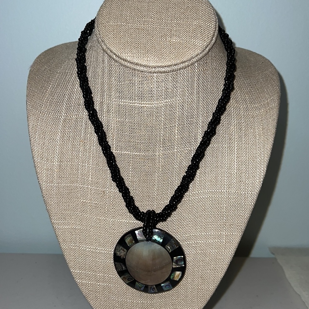 ✨HOST PICK✨ Women’s beaded Necklace - Picture 2 of 8
